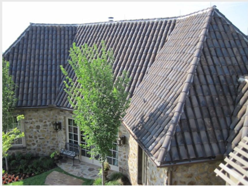 Cubierta en teja Castilla sobre casa de piedra